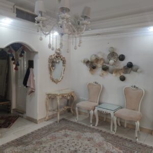 ۸۱ متری خوش نقشه و نورگیر